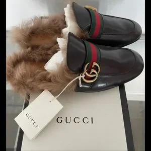 Authentic Gucci Fur Princetown GG logo Loafers Authentic GUCCI WMNS Brown Velvet Princetown Fur Mule  main image 4